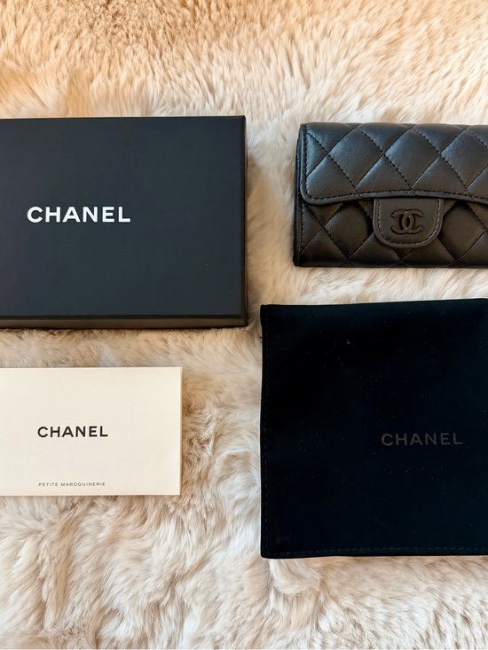 Chanel Pearly Lambskin Quilted Flap Card Holder Wallet So  CHANEL 23B So Black Pearly Lambskin Leather Flap Cardholder